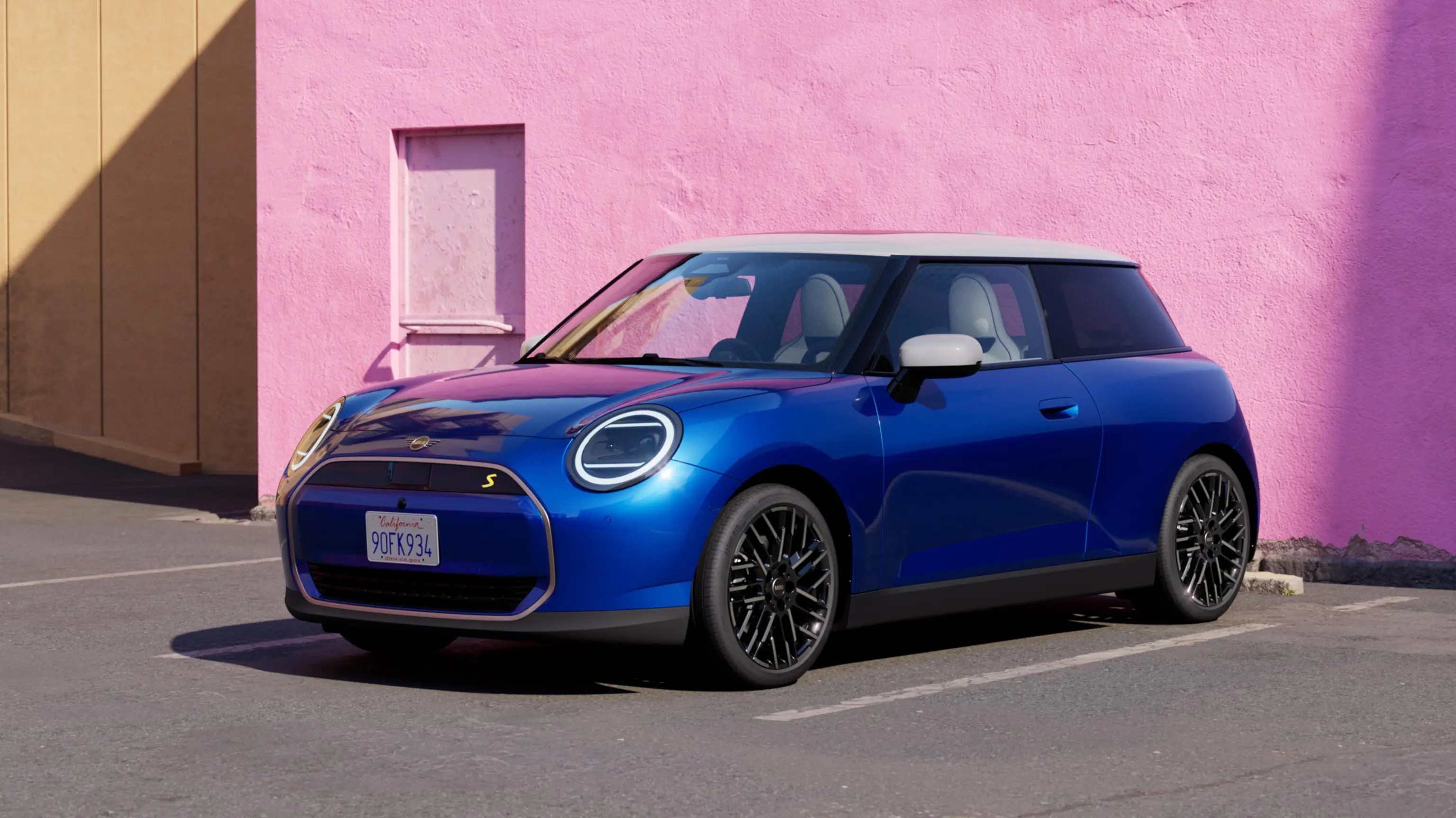 Новий повністю електричний MINI Countryman